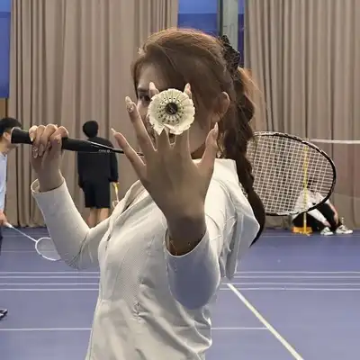 万欣